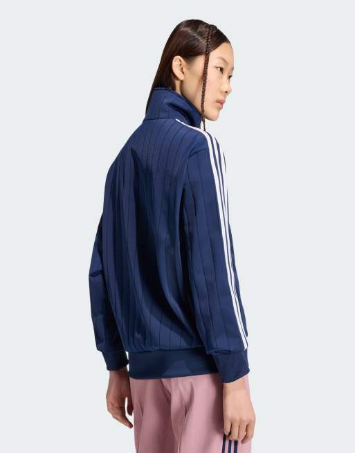 adidas Originals – Firebird – Locker geschnittenes Trainingsoberteil in Night Indigo/Weiß/Grau mit Nadelstreifen, 3 von 4