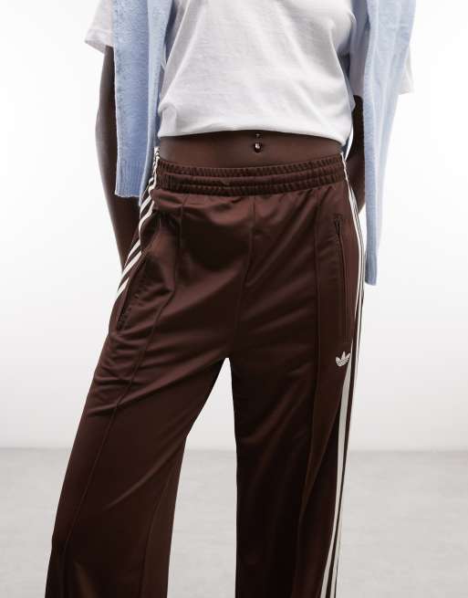 adidas Originals – Firebird – Locker sitzende Trainingshose in Braun, 3 von 5