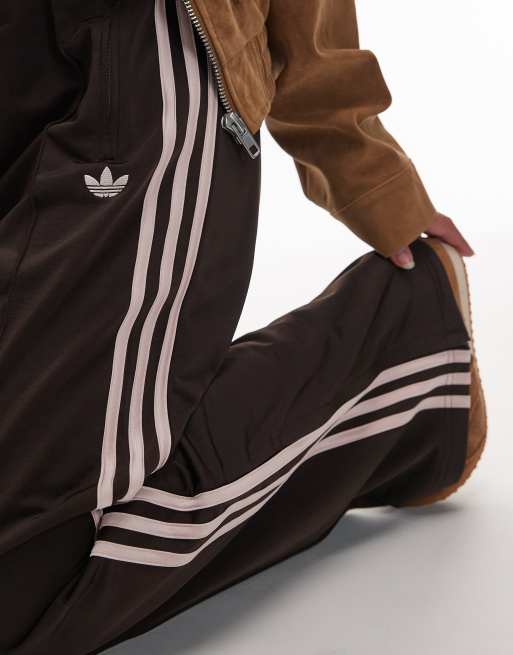adidas Originals – Firebird – Lockere Trainingshose in Braun und Rosa, 5 von 5