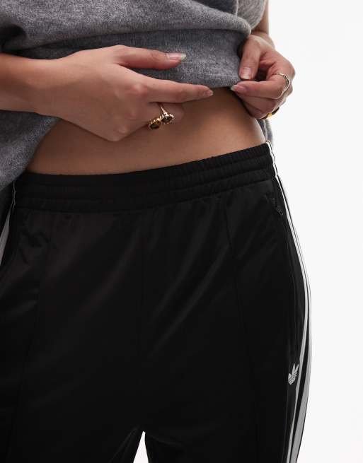 adidas Originals – Firebird – Lockere Trainingshose in Schwarz und Weiß, 4 von 5