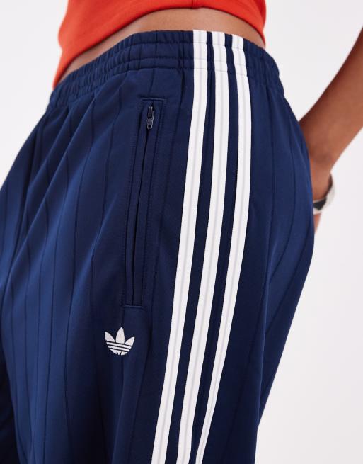 adidas Originals Firebird lockere Trainingshose mit Nadelstreifen in Marineblau, 2 von 5