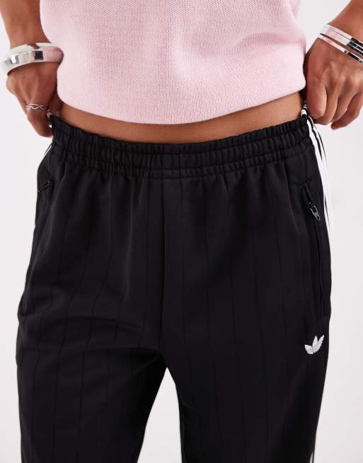 adidas Originals Firebird lockere Trainingshose mit Nadelstreifen in Schwarz, 2 von 5