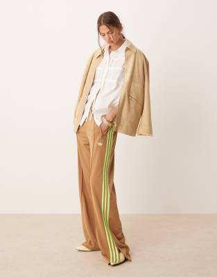 adidas Originals adidas Originals Firebird Loose track pants in beige and lime-Neutral