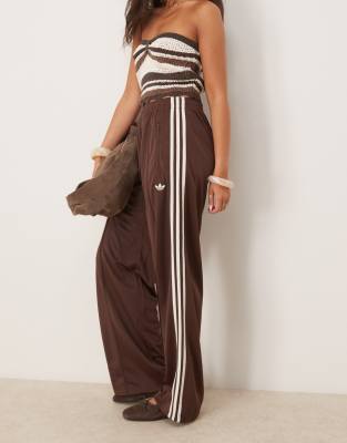 adidas Originals - Firebird - Losse trainingsbroek in bruin - view 1