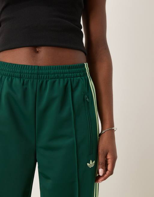 adidas Originals Firebird Losse trainingsbroek in groen ASOS