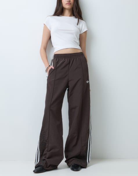 adidas Originals Firebird pantaloni sportivi ampi ricamati floreali marroni - view 1