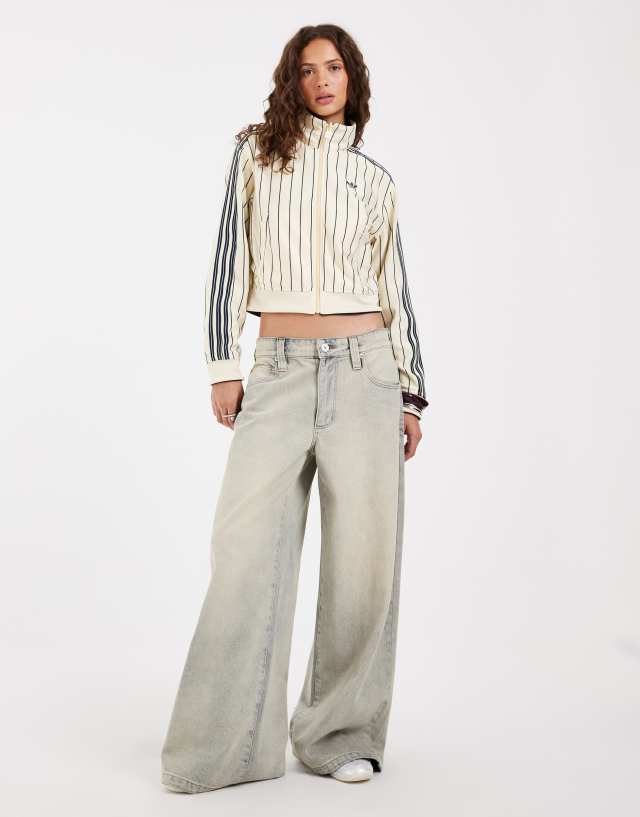 【未開封】ブライス OVER THE STRiPES adidas Originals Firebird pinstripe reversible acket in warm