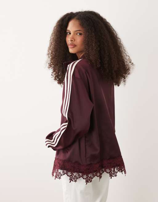 adidas Originals – Firebird – Satin-Trainingshose in Burgunderrot mit Spitzensaum, 4 von 4
