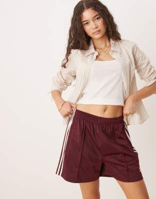 adidas Originals - Firebird - Shorts in Burgunderrot