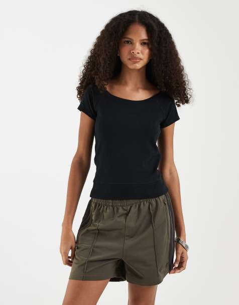 adidas Originals Firebird Shorts in Dunkelkhaki - view 1