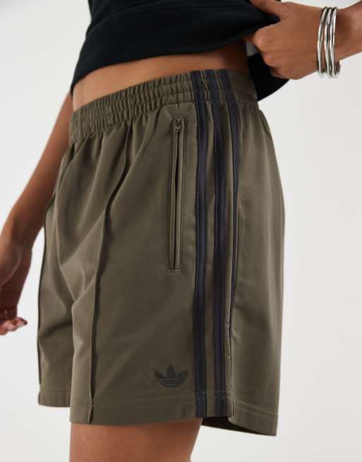 adidas Originals Firebird Shorts in Dunkelkhaki, 4 von 5
