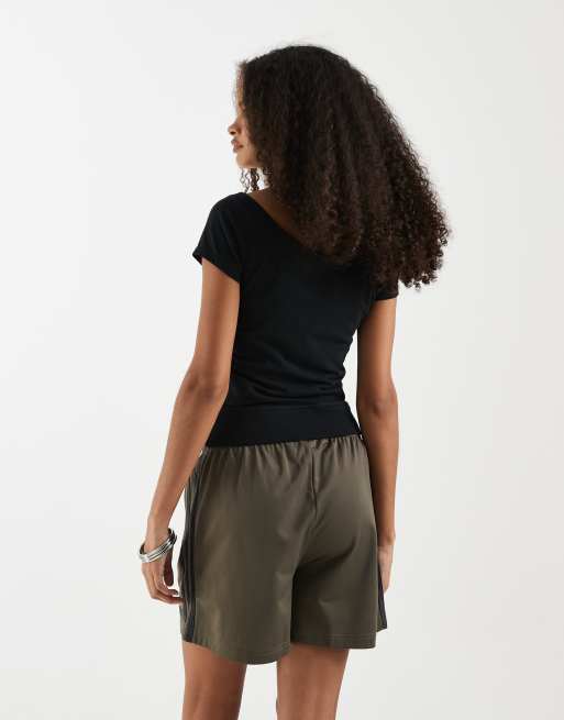 adidas Originals Firebird Shorts in Dunkelkhaki, 5 von 5