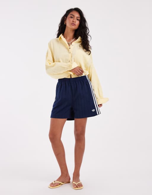 adidas Originals Firebird Shorts in Marineblau mit Nadelstreifen, 2 von 5