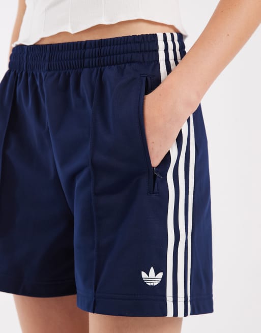 adidas Originals – Firebird – Shorts in Marineblau und Weiß, 2 von 5