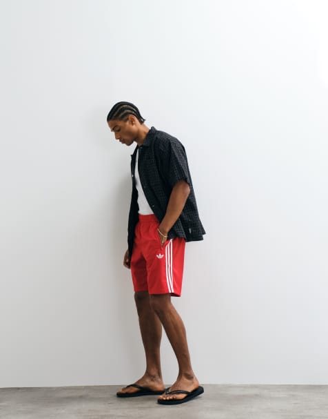 adidas Originals – Firebird – Shorts in Rot - view 1