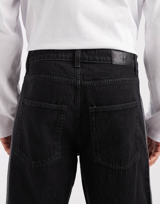 adidas Originals - Firebird - Sorte jeans i løstsiddende pasform, 4 af 5