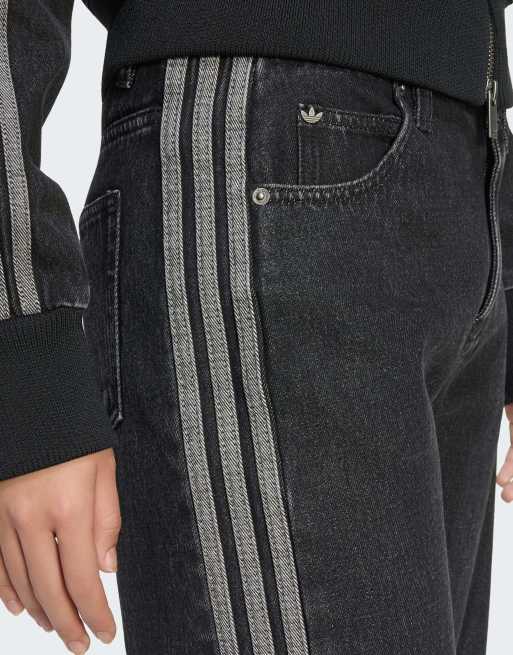 adidas Originals – Firebird – Straight Jeans in True Black Denim mit mittelhohem Bund, 3 von 5
