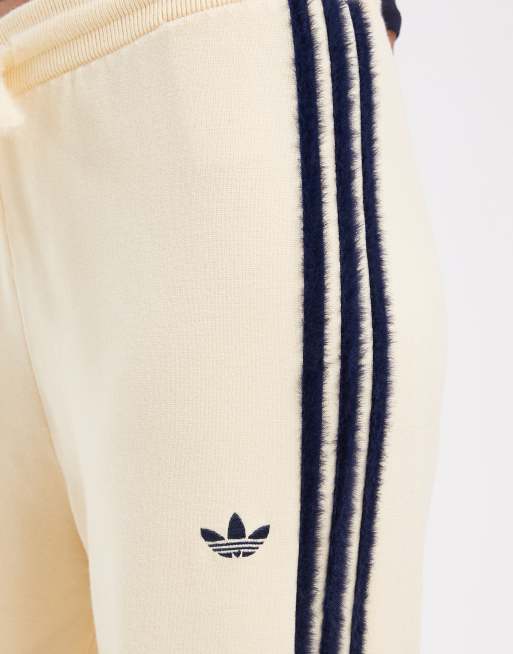 adidas Originals Firebird Strick-Trainingshose in Cremeweiß, 5 von 5