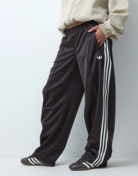 adidas Originals Firebird Trackhose mit Barrel-Leg in Braun - view 1
