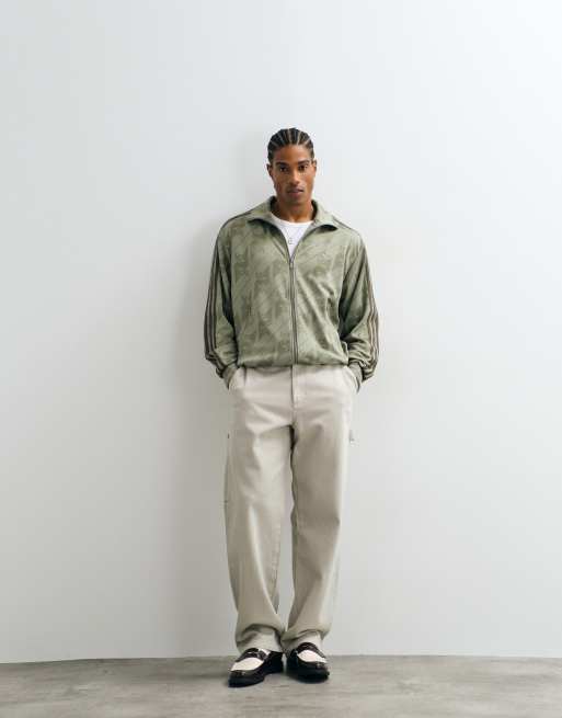 adidas Originals Firebird Tracktop in Khaki mit Monogramm, 4 von 5