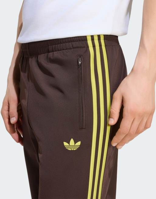 adidas Originals – Firebird – Trainingshose in Aurora Coffee/Preloved Lime, 4 von 4