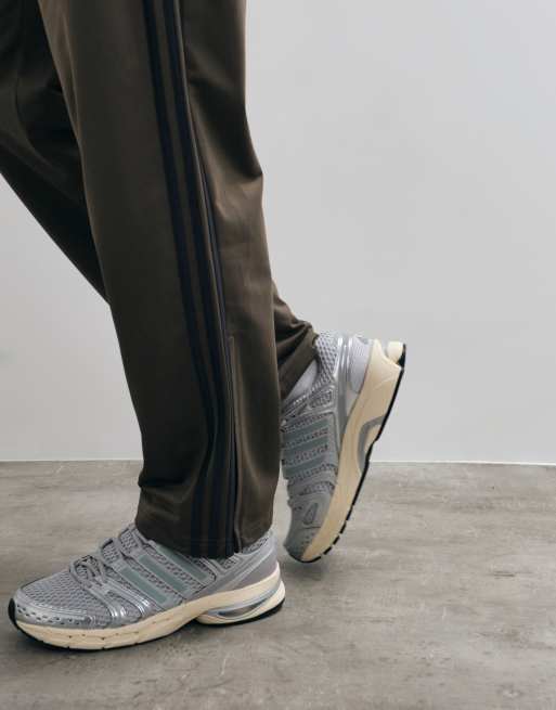 adidas Originals Firebird Trainingshose in Dunkelkhaki, 4 von 5