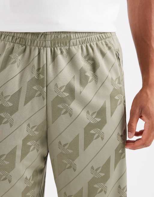 adidas Originals Firebird Trainingshose in Khaki mit Monogramm, 4 von 5
