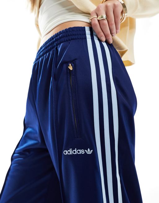 adidas Originals – Firebird – Trainingshose in Marineblau mit Aufnäher, 5 von 5