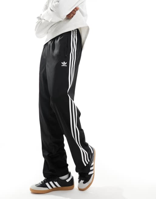 adidas Originals Firebird Trainingshose in Schwarz