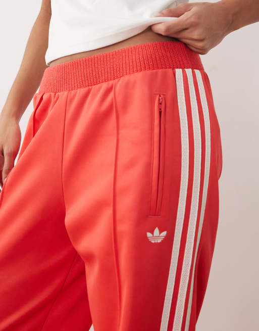 adidas Originals – Firebird – Trainingshose in Semi Lucid Red mit gestrickten Häkeldetails, 4 von 5