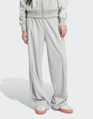 adidas Originals - Firebird - Weite Trainingshose in Grau