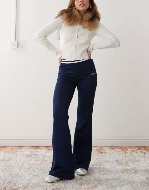 adidas Originals - Flare broek met boorden in blauw - view 1