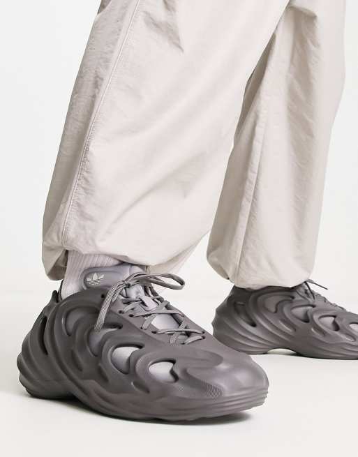 adidas Originals – Fom Quake – Sneaker in Grau