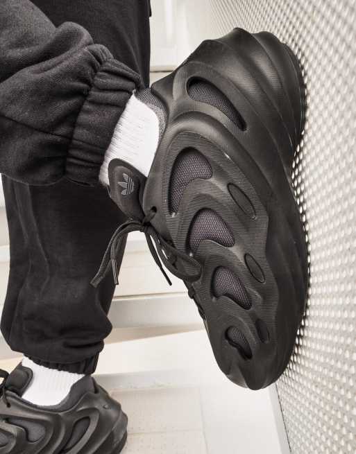 adidas Originals FOM Quake sneakers in triple black | ASOS