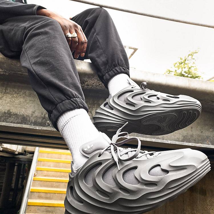 pivot lens Transformer adidas Originals FOM Quake sneakers in triple gray | ASOS