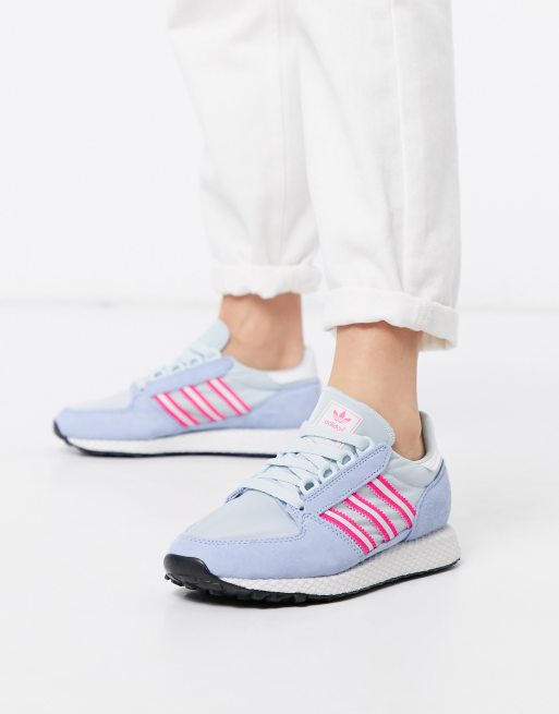 adidas Originals Forest Grove Sneaker in Blau und Rosa