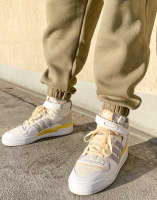 Monótono Rezumar mezcla adidas Originals Forum 84 Hi trainers in white with grey and yellow details  | ASOS