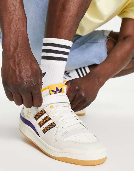 adidas Originals - Forum 84 Lo - Guldfarvede og lilla sneakers