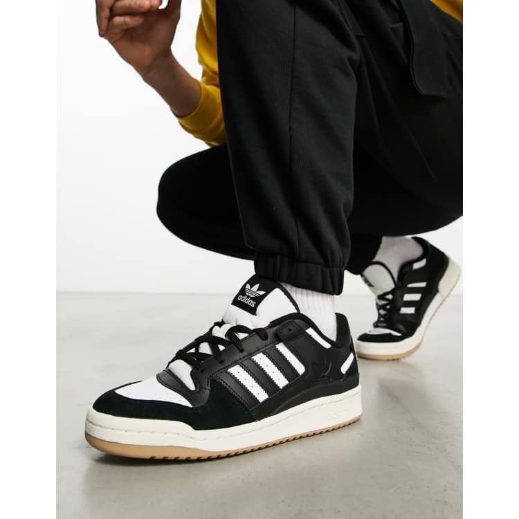 adidas Originals 84 Low gum sole in black | ASOS