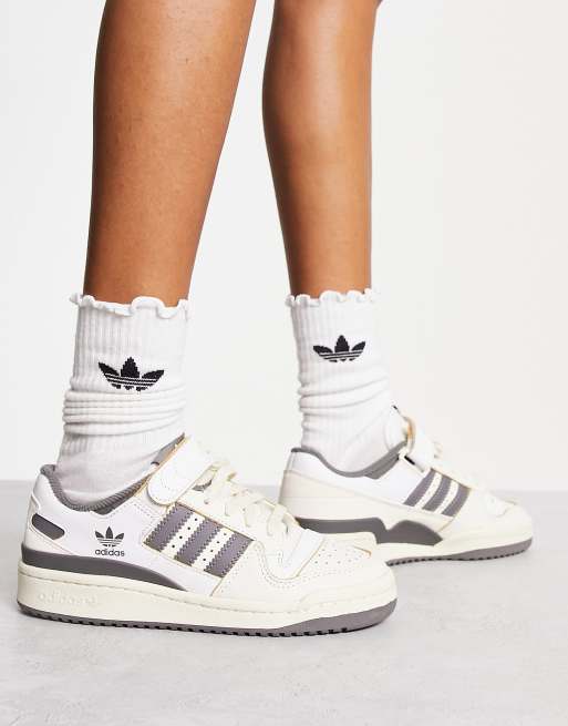 Disfraces matriz Corbata adidas Originals Forum 84 Low sneakers in off-white and gray | ASOS