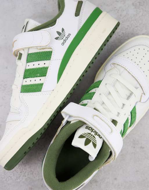adidas Originals Forum 84 Low sneakers in white and green | ASOS