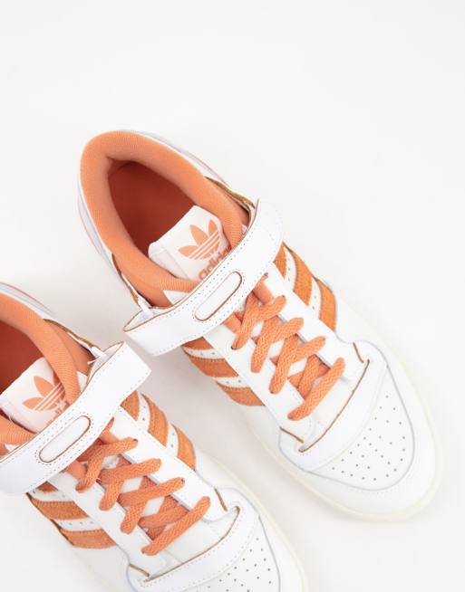 adidas Originals Forum 84 Low sneakers in white and orange | ASOS