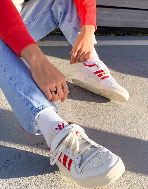 adidas Originals Forum 84 Low trainers in white and vivid red