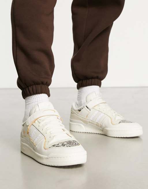 adidas Originals – Forum 84 Low – Vita sneakers med ormskinnsmönstrad detalj