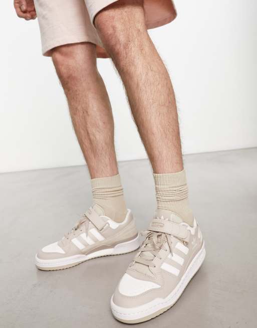 adidas Originals – Forum – Beige sneakers med lågt skaft