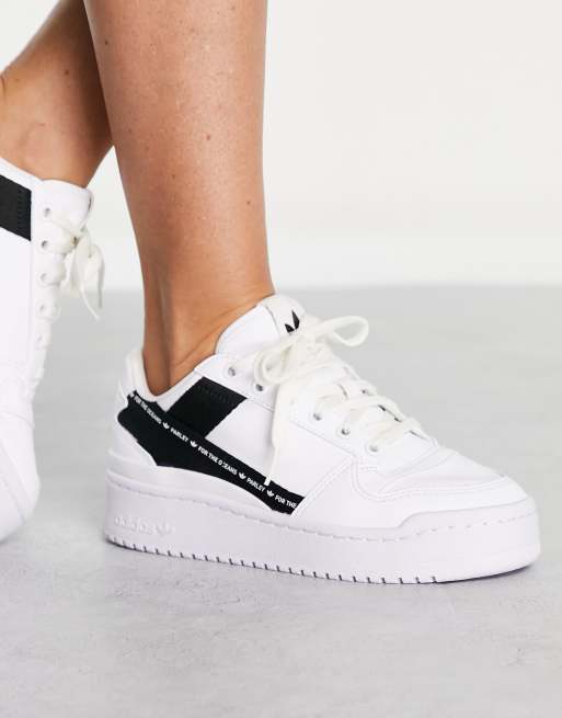 adidas Originals – Forum Bold – Białe buty sportowe z czarnymi detalami