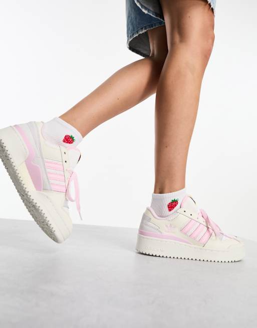 adidas Originals Forum Bold Sneaker mit Streifen in Creme und Rosa