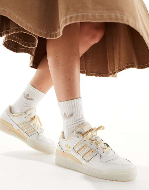adidas Originals – Forum Low CL – Naturvita och beige sneakers med lågt skaft