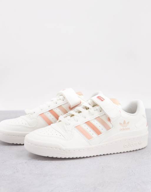 adidas Originals - Forum Low - Lave sneakers i hvid med pastelfarvede striber