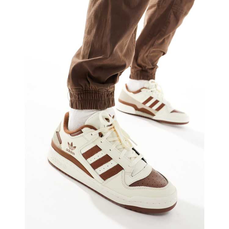 adidas Originals Forum Low Sneaker in GrauweiB und Braun ASOS